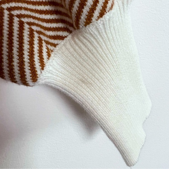 NEW Fashion Nova Brown White Cropped Cardigan Off Shoulder Sweater XS​ - Picture 11 of 15